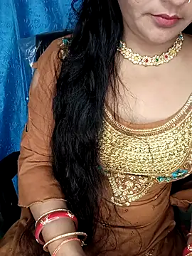 Snapshot of Rashmi_011 chatting on 05/19/26, 11:44 Rashmi 011 online show from 05/19/26, 11:44