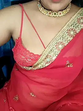 Snapshot of Rashmi_011 chatting on 05/27/26, 04:04 Rashmi 011 online show from 05/27/26, 04:04