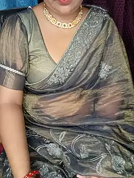 Snapshot of Rashmi_011 chatting on 06/05/26, 01:01 Rashmi 011 online show from 06/05/26, 01:01