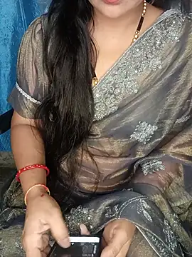 Snapshot of Rashmi_011 chatting on 06/07/26, 12:37 Rashmi 011 online show from 06/07/26, 12:37
