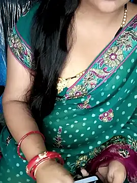 Snapshot of Rashmi_011 chatting on 06/10/26, 12:44 Rashmi 011 online show from 06/10/26, 12:44