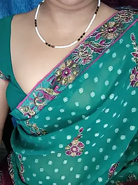 Snapshot of Rashmi_011 chatting on 06/19/26, 12:48 Rashmi 011 online show from 06/19/26, 12:48