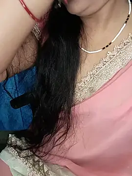 Snapshot of Rashmi_011 chatting on 07/06/26, 12:29 Rashmi 011 online show from 07/06/26, 12:29