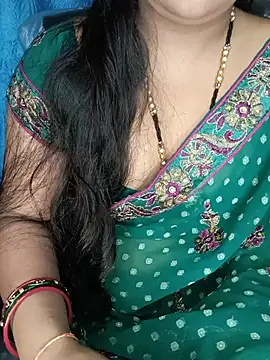 Snapshot of Rashmi_011 chatting on 07/10/26, 12:26 Rashmi 011 online show from 07/10/26, 12:26