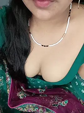 Snapshot of Rashmi_011 chatting on 08/01/26, 02:55 Rashmi 011 online show from 08/01/26, 02:55