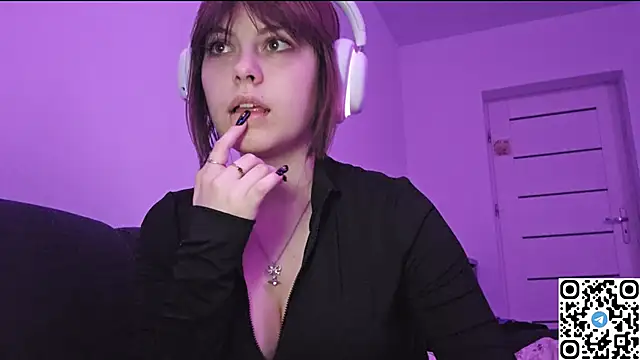 KristiBloom online show from 11/02/25, 10:45