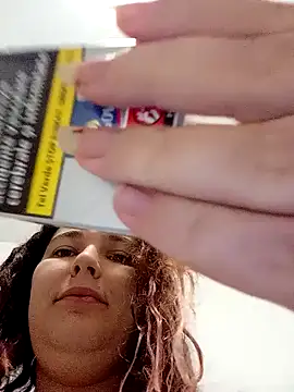 Snapshot of Beatrice1905 chatting on 10/05/25, 12:58 Beatrice1905 online show from 10/05/25, 12:58