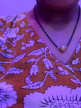 Snapshot of bindiyarani01 chatting on 10/05/25, 01:31 bindiyarani01 online show from 10/05/25, 01:31