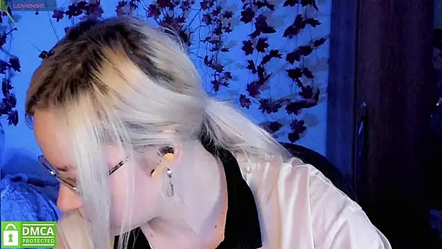 HoneyDazzle online show from 11/21/25, 07:12