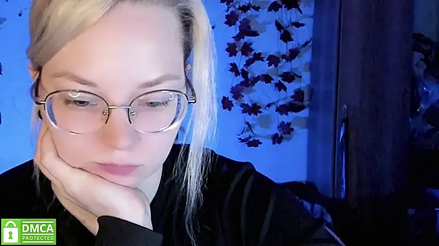 HoneyDazzle online show from 11/23/25, 06:30