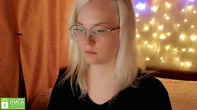 HoneyDazzle online show from 11/28/25, 07:38