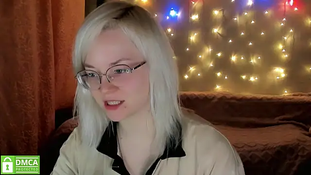 HoneyDazzle online show from 12/04/25, 09:12