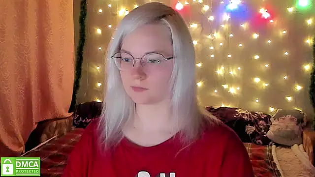 HoneyDazzle online show from 12/19/25, 08:49