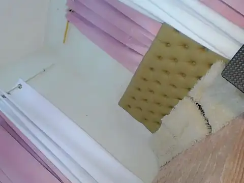 Snapshot of sexy_calista chatting on 12/18/25, 10:49 sexy calista online show from 12/18/25, 10:49