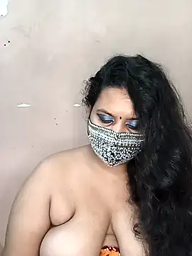 Mallika-collage online show from 11/11/25, 08:20