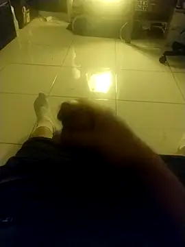 Snapshot of Jamasssss chatting on 10/25/25, 01:02 Jamasssss online show from 10/25/25, 01:02