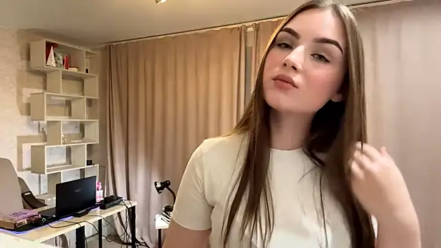 Snapshot of RinaModel chatting on 10/06/25, 06:05 RinaModel online show from 10/06/25, 06:05