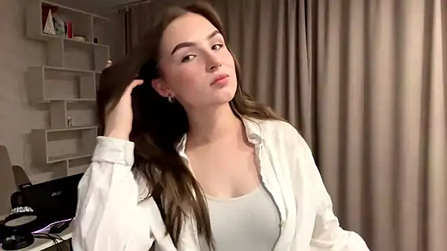 Snapshot of RinaModel chatting on 10/07/25, 06:05 RinaModel online show from 10/07/25, 06:05