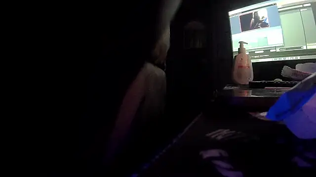 Snapshot of suicdemask chatting on 02/03/26, 07:41 suicdemask online show from 02/03/26, 07:41