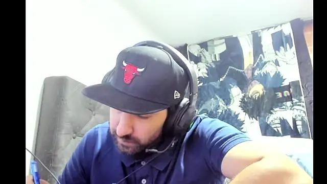 coolfriki online show from 12/17/25, 01:44