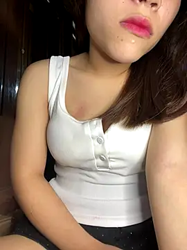 Snapshot of Lyly69699 chatting on 10/23/25, 02:44 Lyly69699 online show from 10/23/25, 02:44
