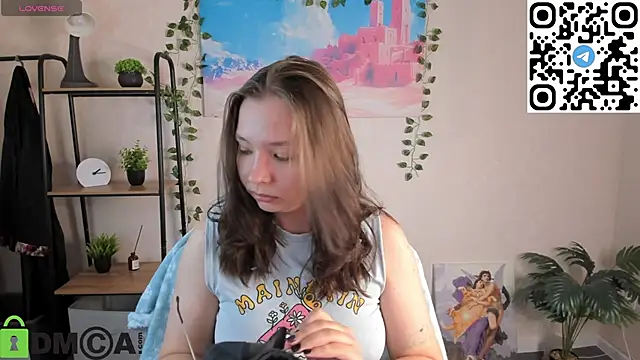 Nuura Moore online show from 11/10/25, 12:53