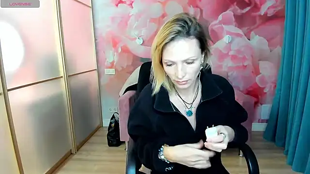 AlinaMoor online show from 12/19/25, 06:48