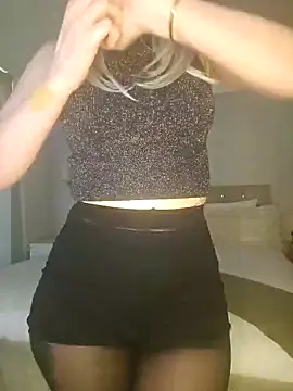 Snapshot of mshiddendesire chatting on 10/06/25, 11:18 mshiddendesire online show from 10/06/25, 11:18