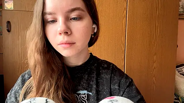 Snapshot of EhtelBiondi chatting on 01/15/26, 08:08 EhtelBiondi online show from 01/15/26, 08:08