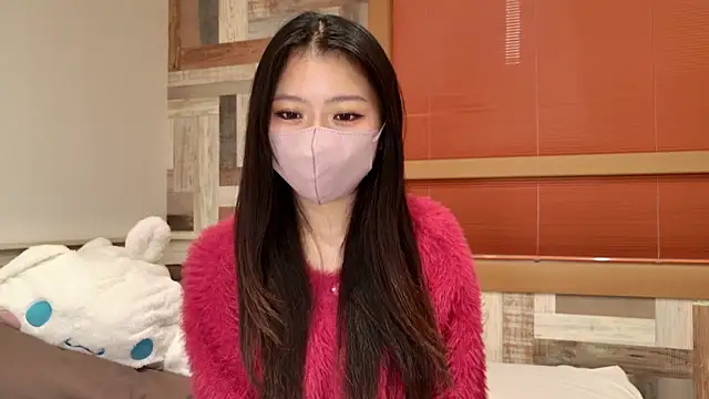 Snapshot of moka_latte chatting on 11/21/25, 10:03 moka latte online show from 11/21/25, 10:03