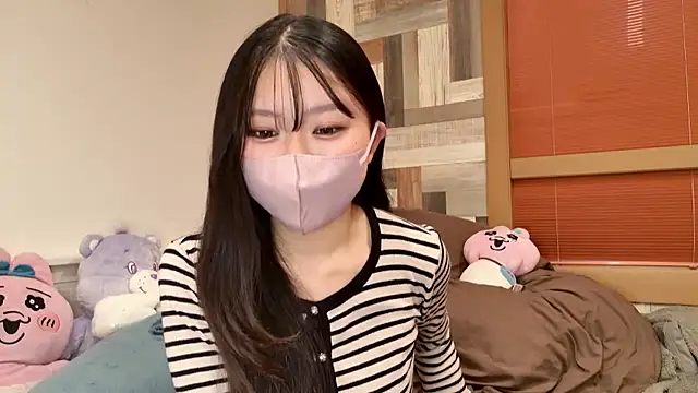 Snapshot of moka_latte chatting on 12/19/25, 10:11 moka latte online show from 12/19/25, 10:11