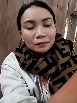 Snapshot of kun-love chatting on 11/14/25, 02:32 kun-love online show from 11/14/25, 02:32