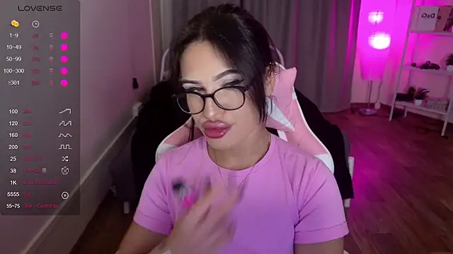 ShayLisse online show from 11/30/25, 04:38