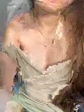 Snapshot of Beyeuuu chatting on 12/20/25, 12:12 Beyeuuu online show from 12/20/25, 12:12