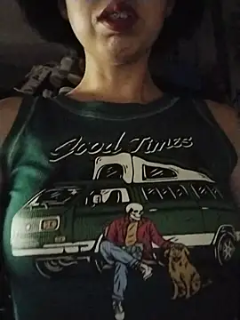 Snapshot of Lollysmile26 chatting on 10/31/25, 11:22 Lollysmile26 online show from 10/31/25, 11:22