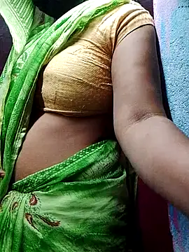 Snapshot of Cr_sonam chatting on 10/21/25, 12:28 Cr sonam online show from 10/21/25, 12:28