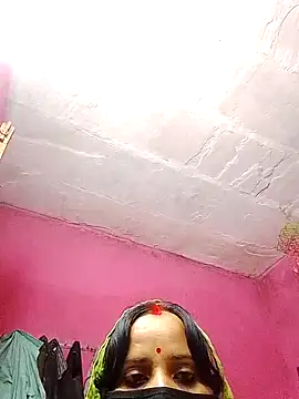 Snapshot of Cr_sonam chatting on 10/25/25, 12:23 Cr sonam online show from 10/25/25, 12:23