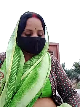 Snapshot of Cr_sonam chatting on 10/28/25, 11:47 Cr sonam online show from 10/28/25, 11:47