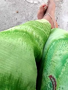 Snapshot of Cr_sonam chatting on 11/08/25, 11:54 Cr sonam online show from 11/08/25, 11:54