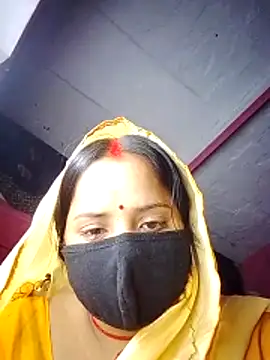 Snapshot of Cr_sonam chatting on 11/18/25, 11:59 Cr sonam online show from 11/18/25, 11:59