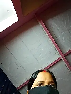 Snapshot of Cr_sonam chatting on 12/18/25, 12:06 Cr sonam online show from 12/18/25, 12:06