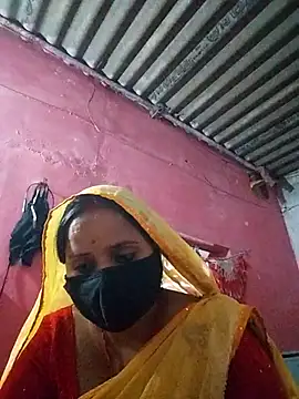 Snapshot of Cr_sonam chatting on 12/18/25, 12:22 Cr sonam online show from 12/18/25, 12:22