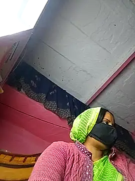 Snapshot of Cr_sonam chatting on 12/20/25, 01:51 Cr sonam online show from 12/20/25, 01:51