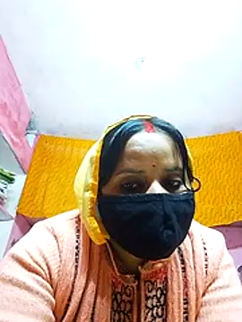 Snapshot of Cr_sonam chatting on 12/21/25, 12:12 Cr sonam online show from 12/21/25, 12:12