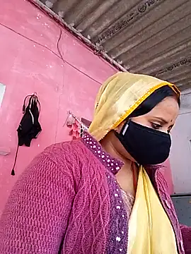 Snapshot of Cr_sonam chatting on 12/22/25, 06:21 Cr sonam online show from 12/22/25, 06:21