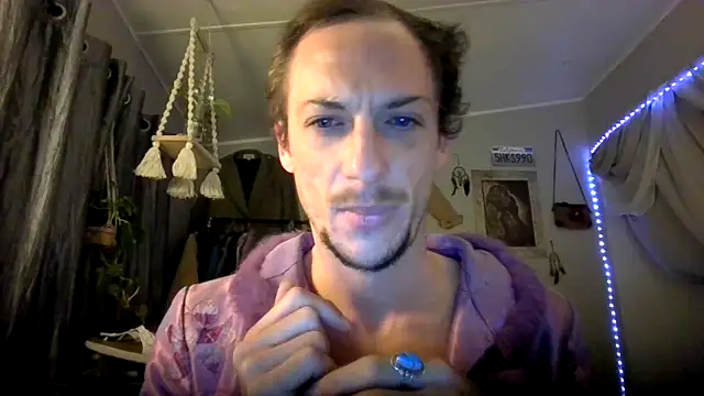 Snapshot of Dubbsssss chatting on 03/11/26, 01:17 Dubbsssss online show from 03/11/26, 01:17