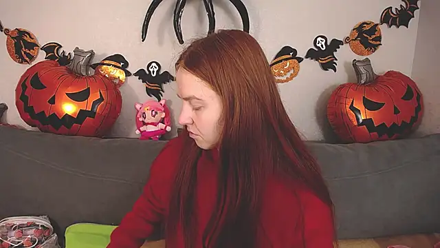 Evarey  online show from 10/25/25, 04:53