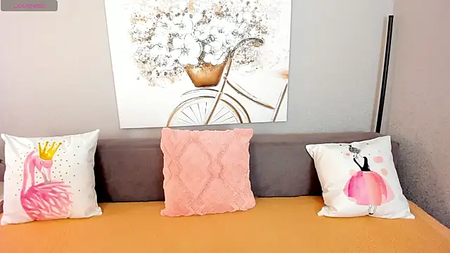 Evarey  online show from 11/12/25, 05:41