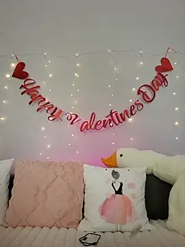 Snapshot of Evarey_ chatting on 02/05/26, 05:12 Evarey online show from 02/05/26, 05:12