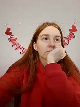 Snapshot of Evarey_ chatting on 02/06/26, 05:12 Evarey online show from 02/06/26, 05:12